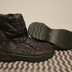 Quilted Black Winter Boots